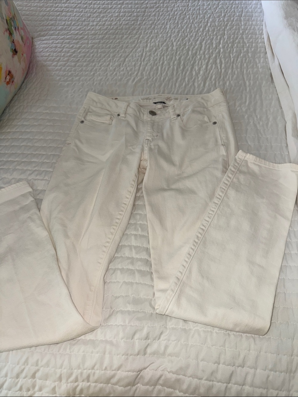American Eagle Outfitters Women’s Skinny Jeans in Off-White/Cream